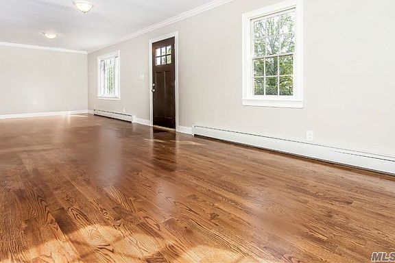 3rd image of 950 Oaks Dr