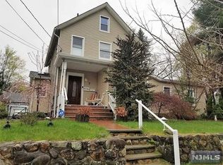 7 Cleveland Ave, Waldwick, NJ 07463