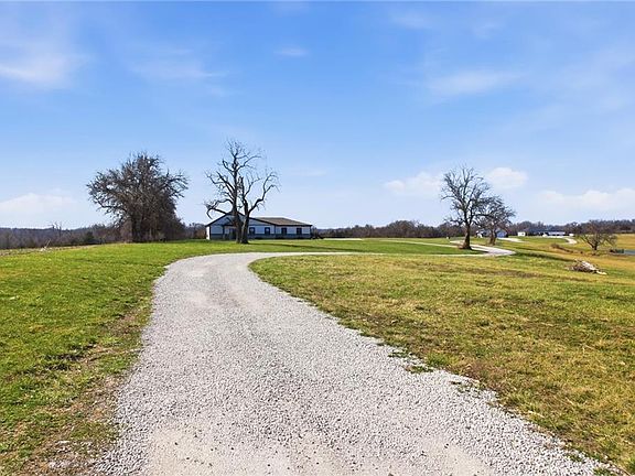 3rd image of 3826 S Sweeney Rd