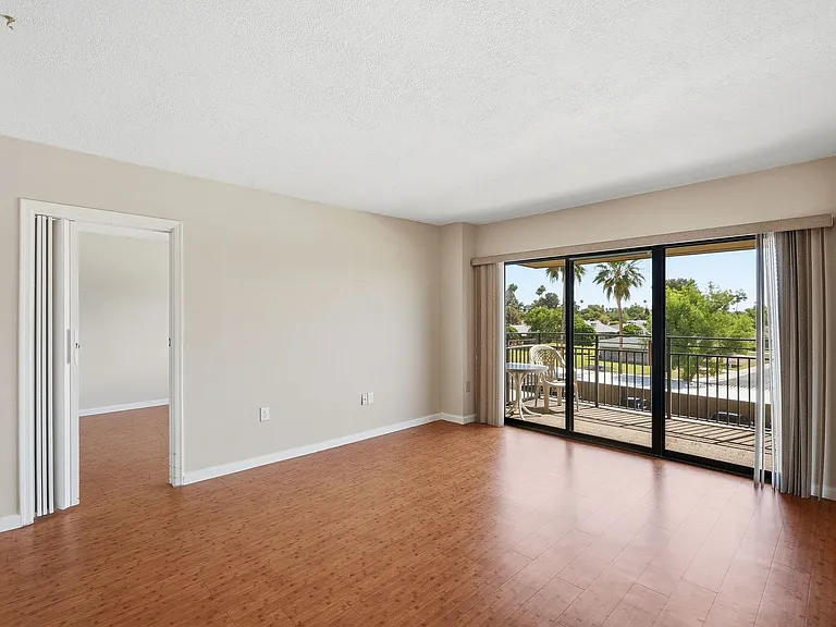 10330 W Thunderbird Blvd #C319 — Photo 4
