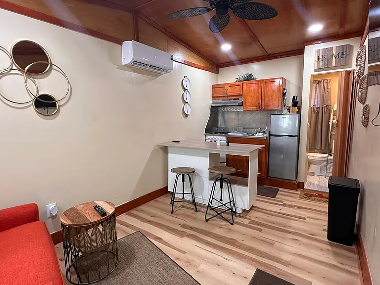 111 Drake St #C — Photo 1