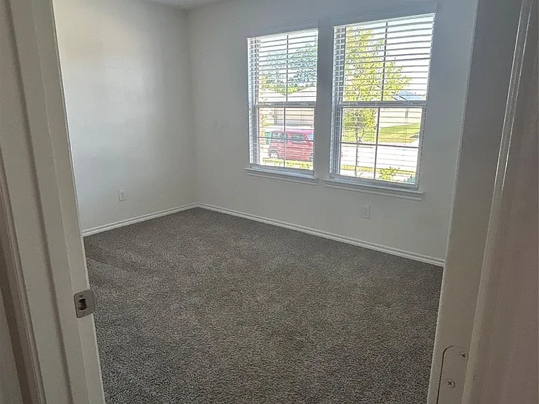 3417 Sweetwater Way — Photo 6