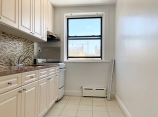 23-19 35th St #3R, Astoria, NY 11105