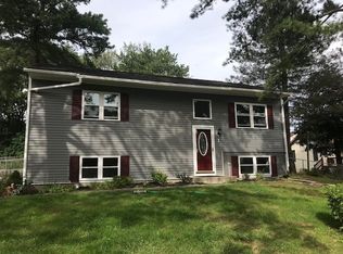 1 W Meadow Dr, Albany, NY 12203