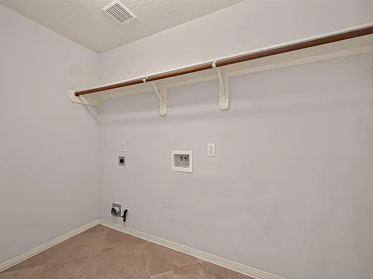 12135 English Brook Cir — Photo 17