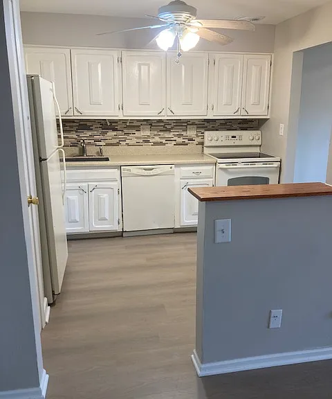 2403 S Goebbert Rd — Photo 6