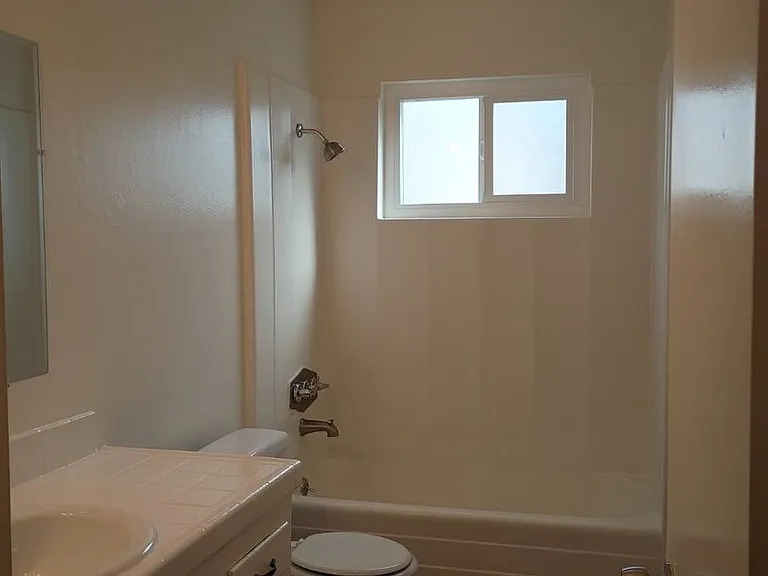 508 S Victoria Ave — Photo 14