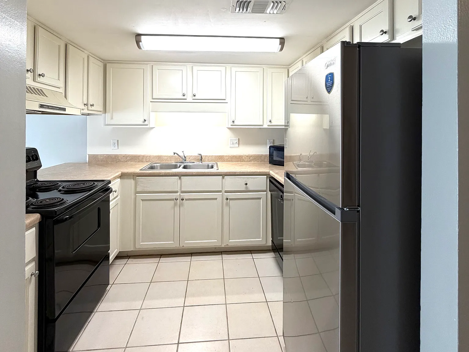 2 bed, 1014 sqft, $1,400 — Photo 4
