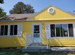 134 7th Ave, Newcastle, WY 82701