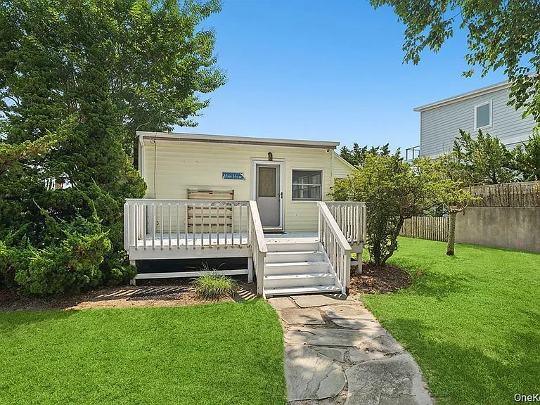 35 Gardners Ln — Photo 16