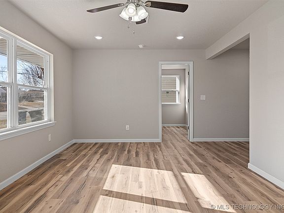5th image of 5917 E Newton Pl