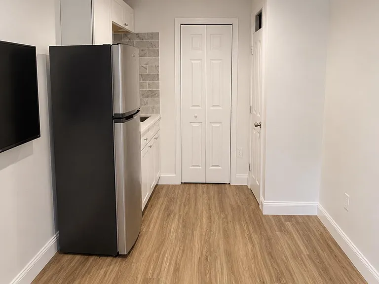 119 Maple St #1/2-1 — Photo 9