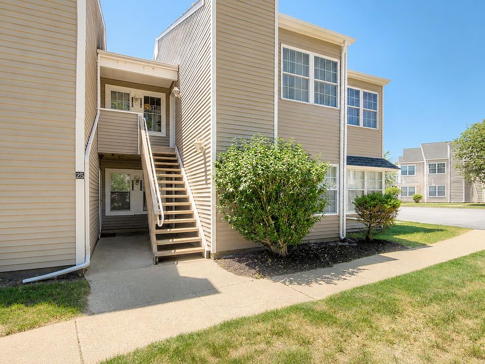 1st image of 131 Driftwood Ct #25