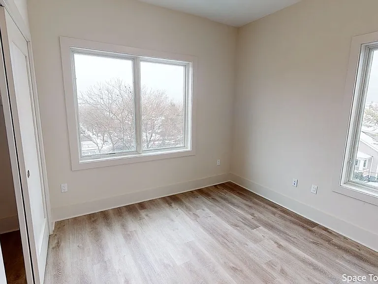 917 Sheridan St NW #403 — Photo 6