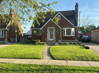 8069 Potomac Ave, Center Line, MI 48015