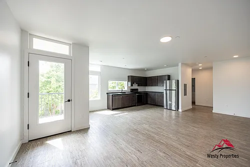 4647 SE 40th Ave #303 Photo 1