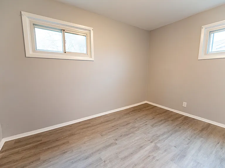 23072 Lauren Ave — Photo 15