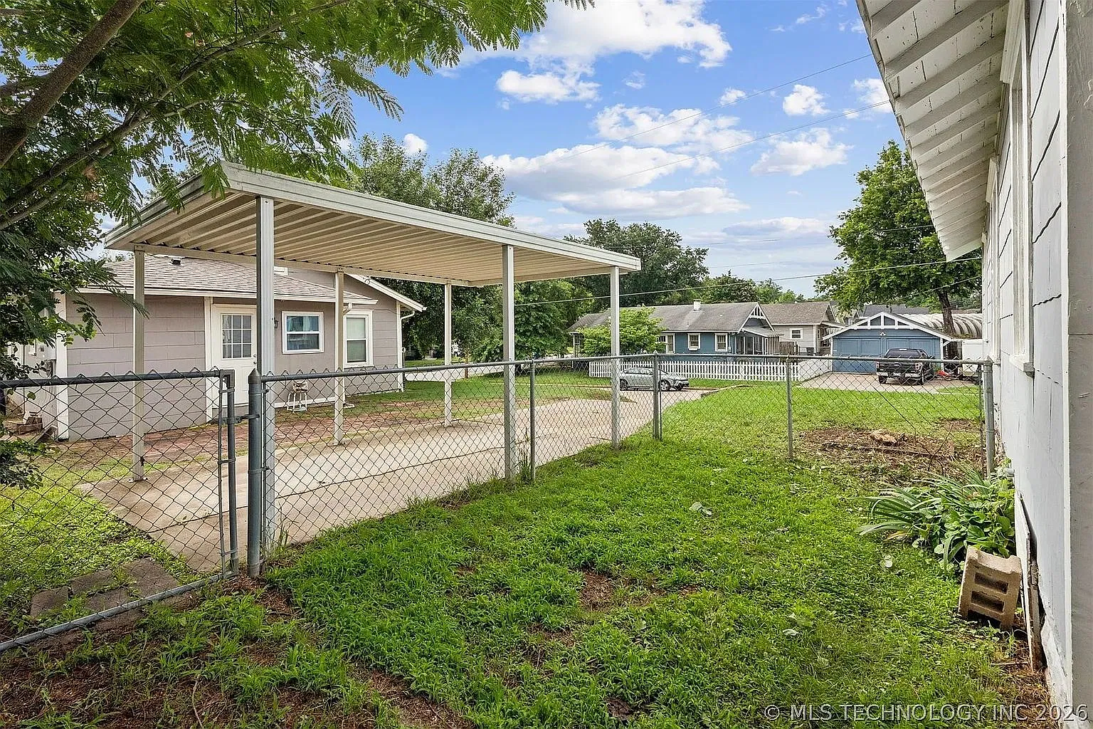 Tulsa University 2-Bed, 2-Bath Gem on East 12th Street — Photo 2
