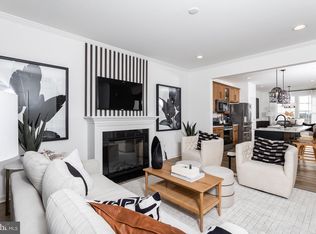 823 Lord Fairfax St, Charles Town, WV 25414