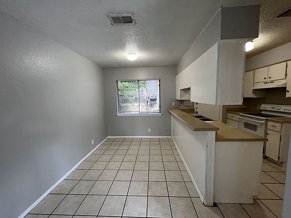 5th image of 400 John Nance Garner Cir Unit 102