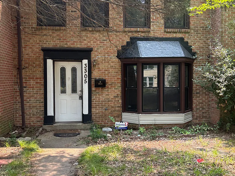 3305 Weeping Willow Ln — Photo 1