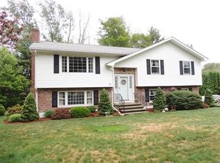 32 Kennel Hill Dr, Beverly, MA 01915