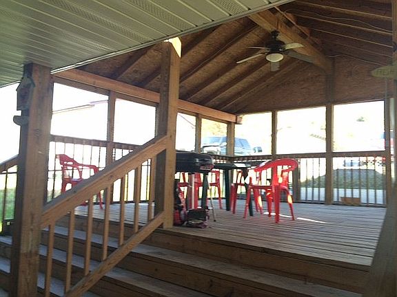 Fabulous screened in Deck. 