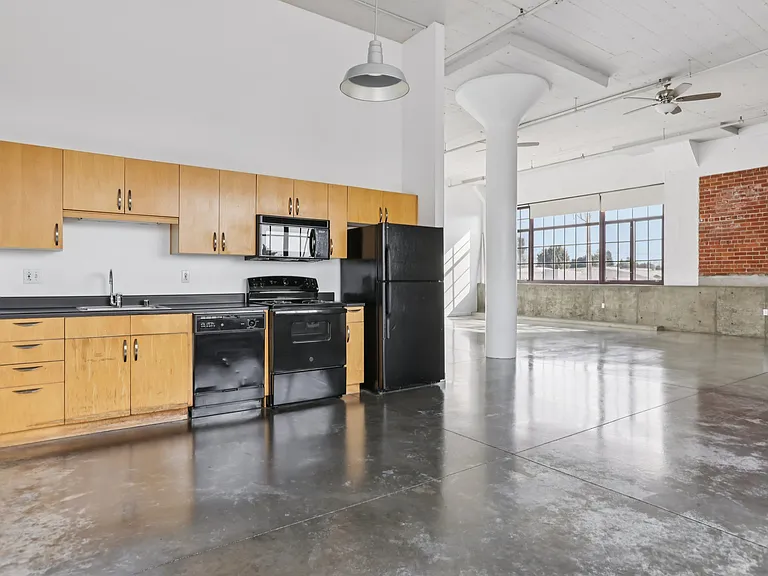 Durant Lofts — Photo 11