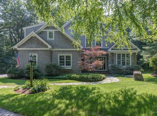 1 Beacon Pl, Falmouth, ME 04105