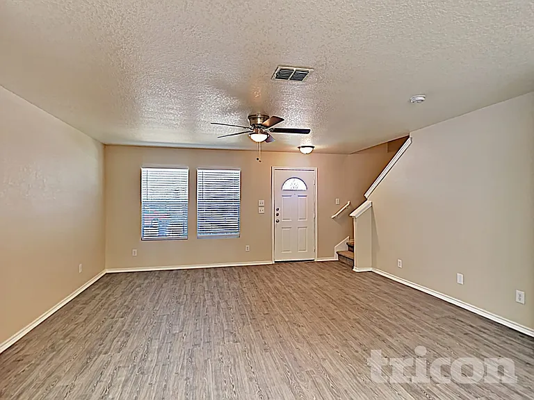 4923 Heather Pass — Photo 2