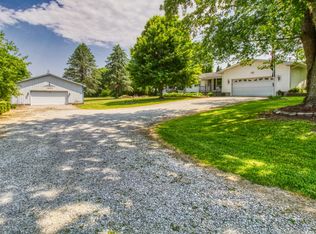 3890 W Crystal Lake Rd, Warsaw, IN 46580