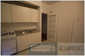 2nd image of 114 E 89th St