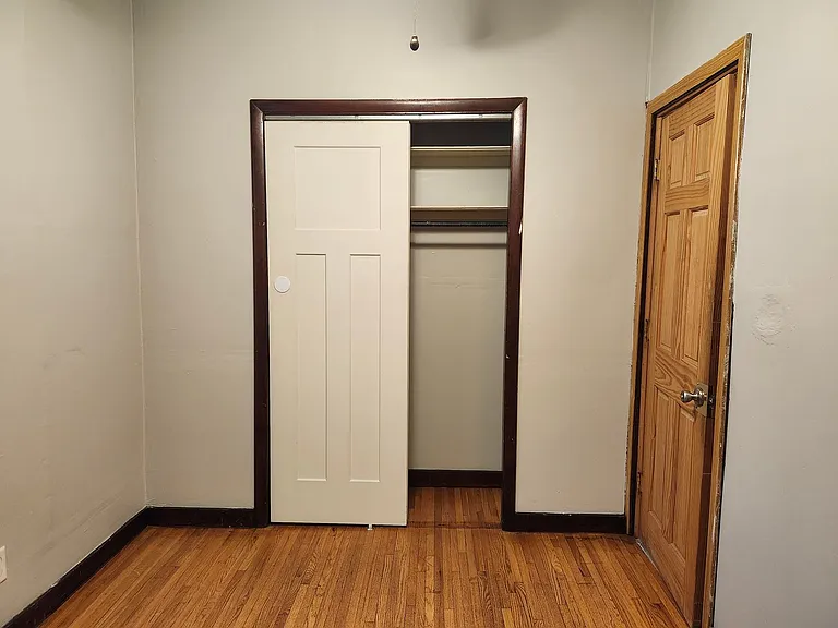 1552 Edmund Ave — Photo 2