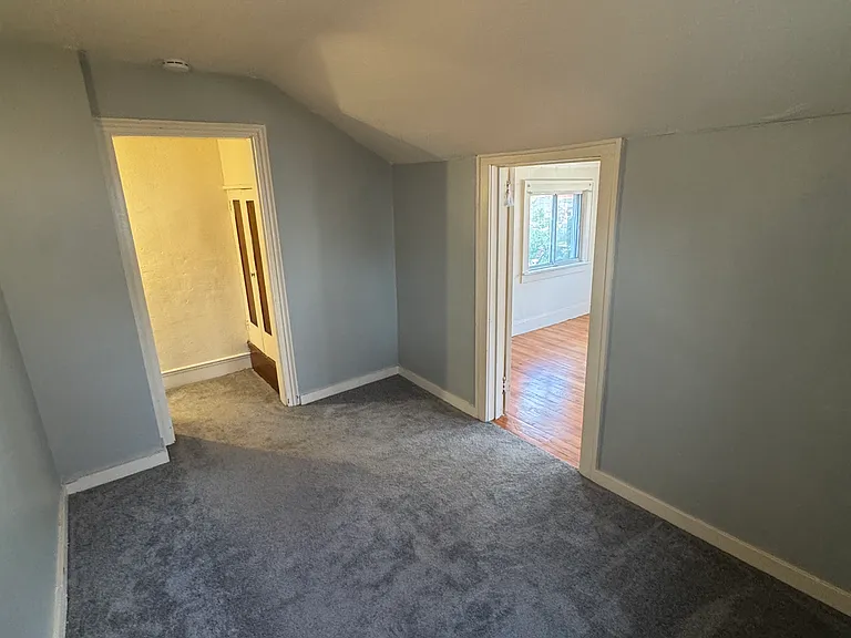 58 Caledonia St NE — Photo 18