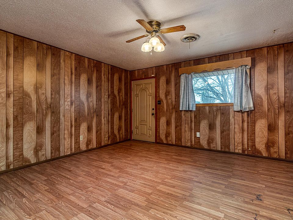 714 N Crosby Ave, Tulia, TX 79088 Zillow