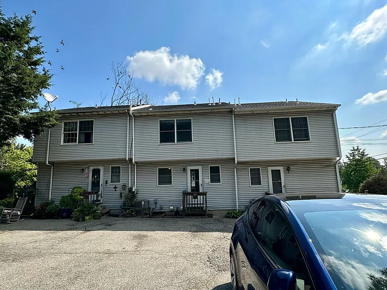 400 Main St — Photo 12