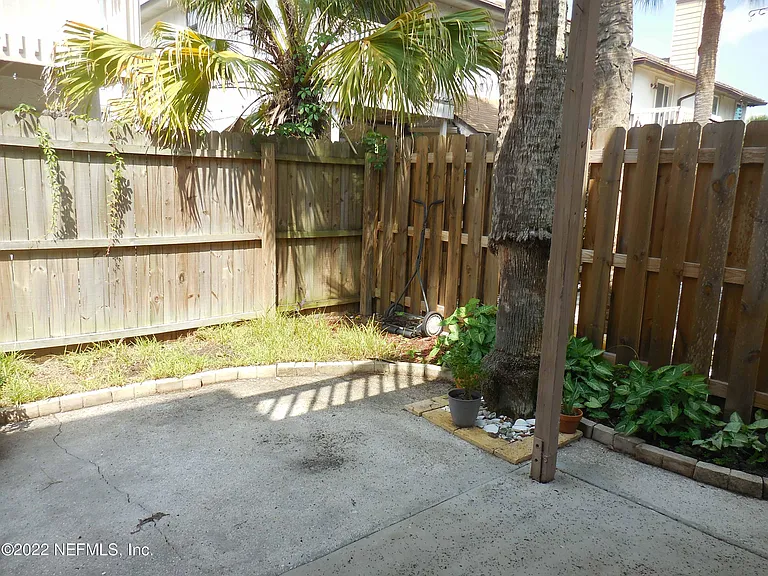 2074 2nd St S — Photo 16