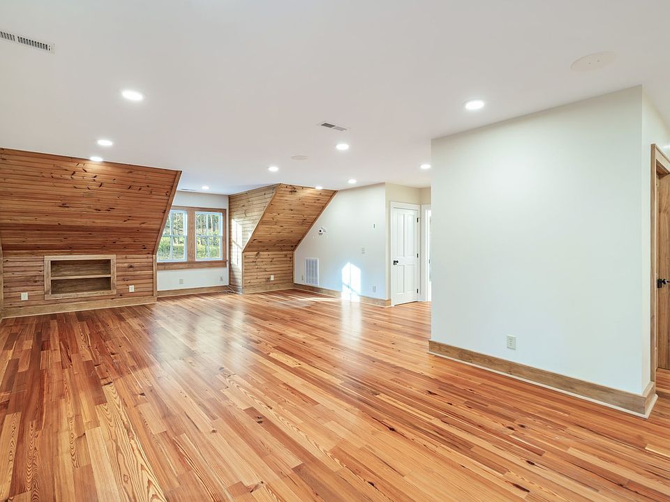 37th image of 692 Possum Trot Rd