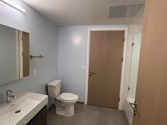 5th image of 230 7th St #704