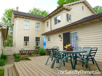 The side deck
						:
						(and brick patio in the background)