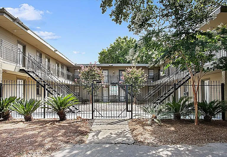 2119 Washington Ave — Photo 4