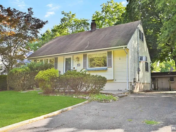 678 Grove St, Ridgewood, NJ 07450