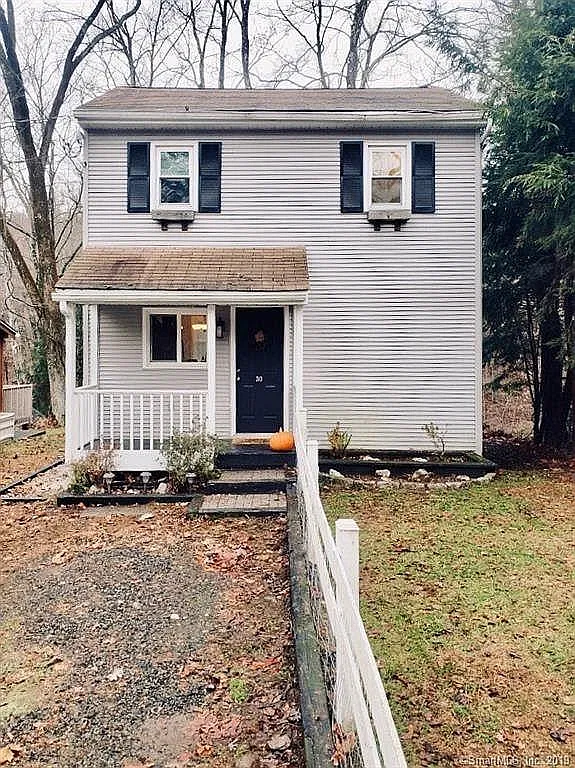 30 Lee Farm Dr — Photo 1