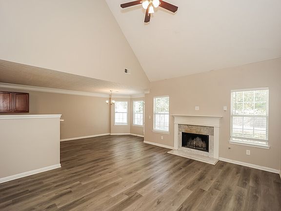 4th image of 41 Saint Charles Pl