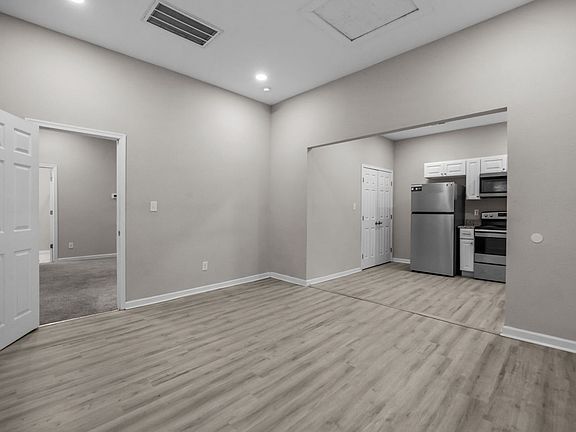 5th image of 126 Linden Ave APT 2