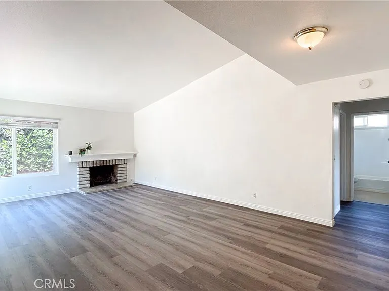 1359 Calle De Oro — Photo 3