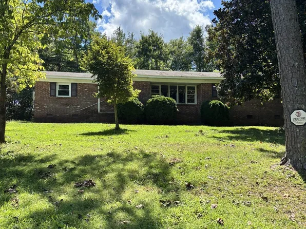 126 Foxfire Dr, Gaffney, SC 29340