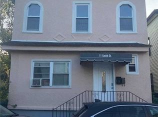 11 Smith St, Inwood, NY 11096
