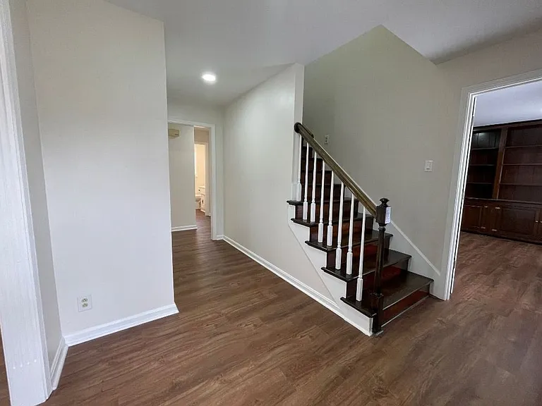 10806 Dartford Pl — Photo 2