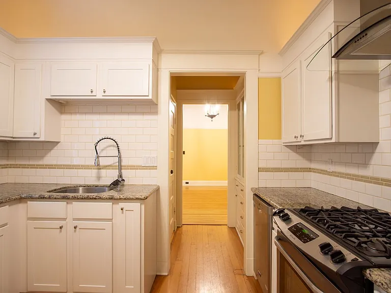 209 NW 23rd Ave #103 — Photo 4